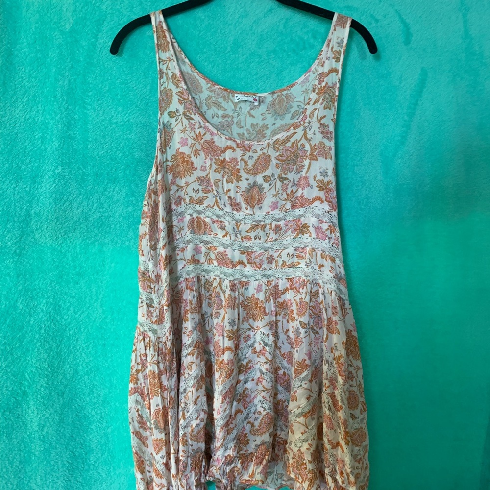 Orange and white dress!